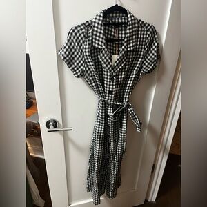 Quince Linen Midi Dress